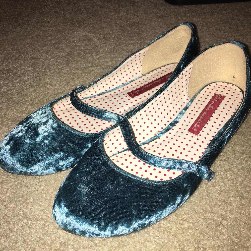 ModCloth Velvet Flats But Another Innocent Tale
